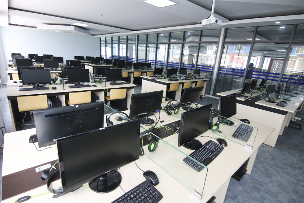 thu mua máy tính công ty tại Quận 10