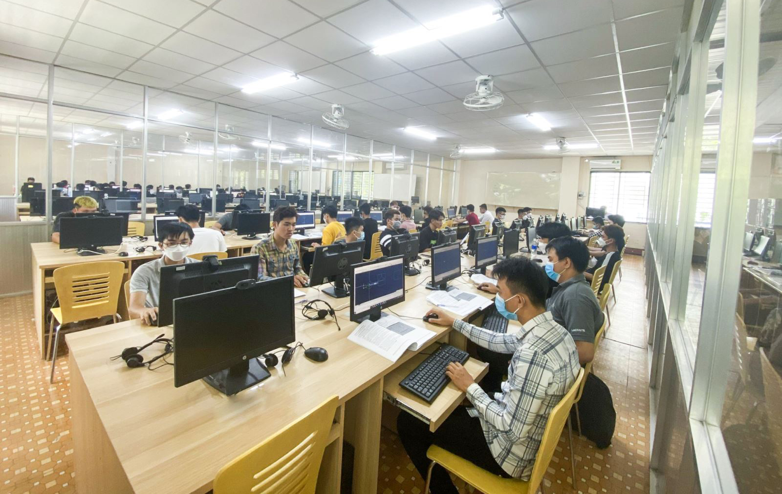 Công ty tại TPHCM nên có xe đến tận nơi để thu mua