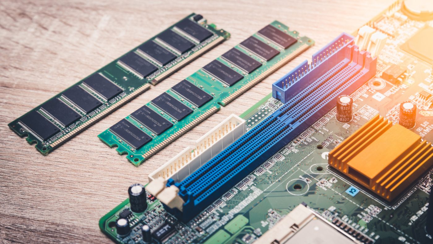 Kiểm tra và lắp RAM DDR4 vào Mainboar